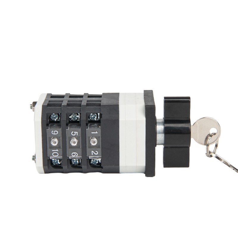 LW12-16A/3P Universal Switch With Lock.